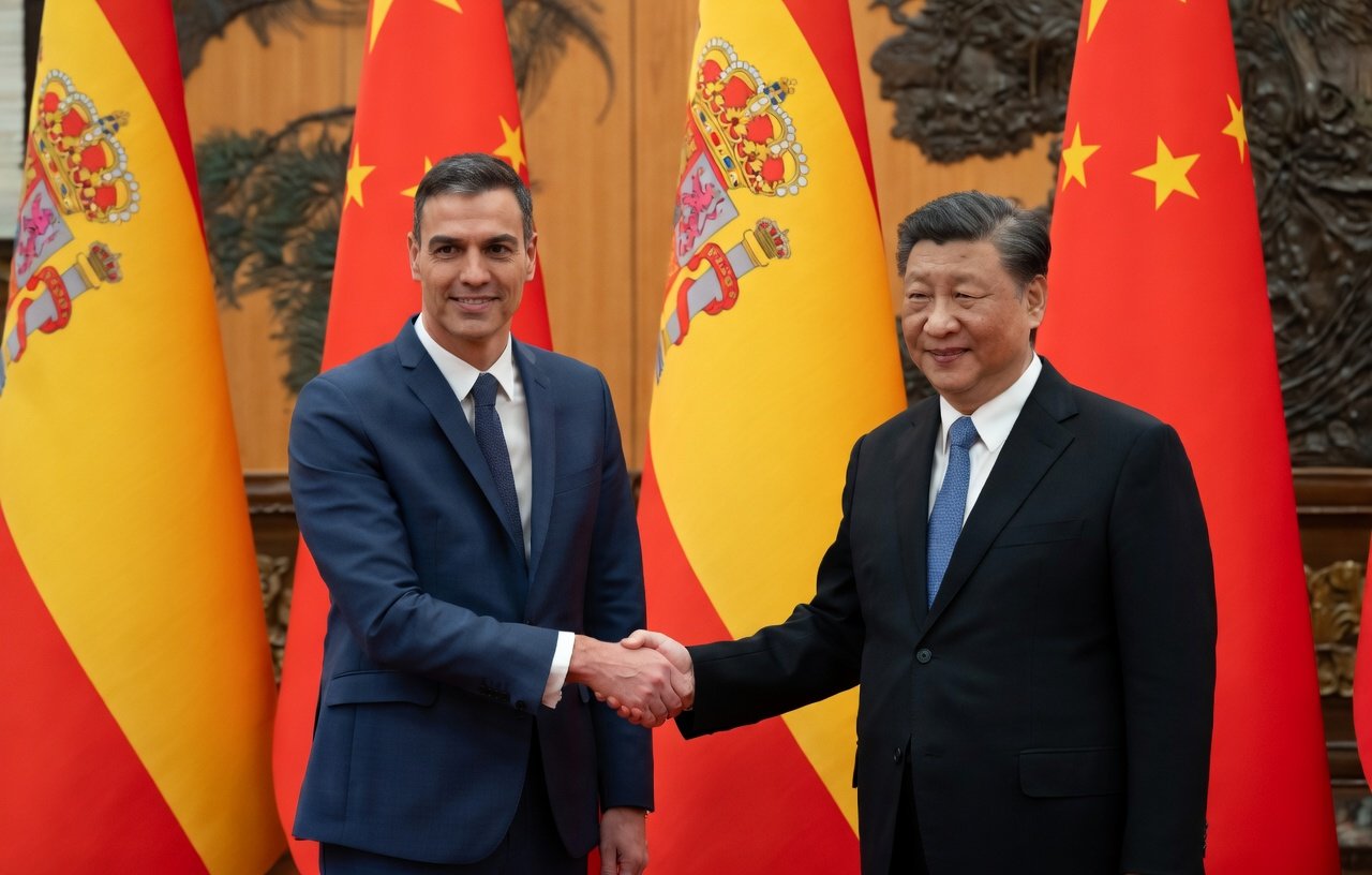 Pedro Sánchez y Xi Jinping durante una reunión oficial en China en 2023 en una imagen de archivo de La Moncloa