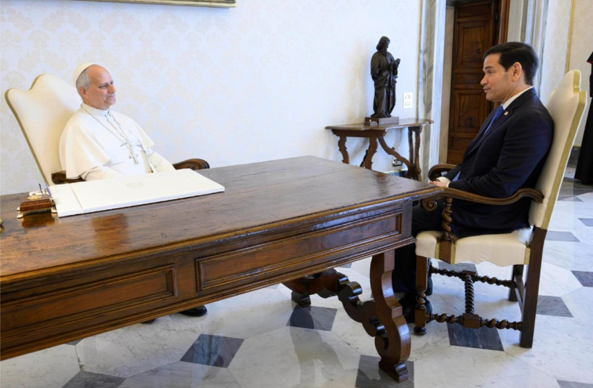 Marco Rubio reunido con el papa León XIV en el Vaticano durante la audiencia oficial