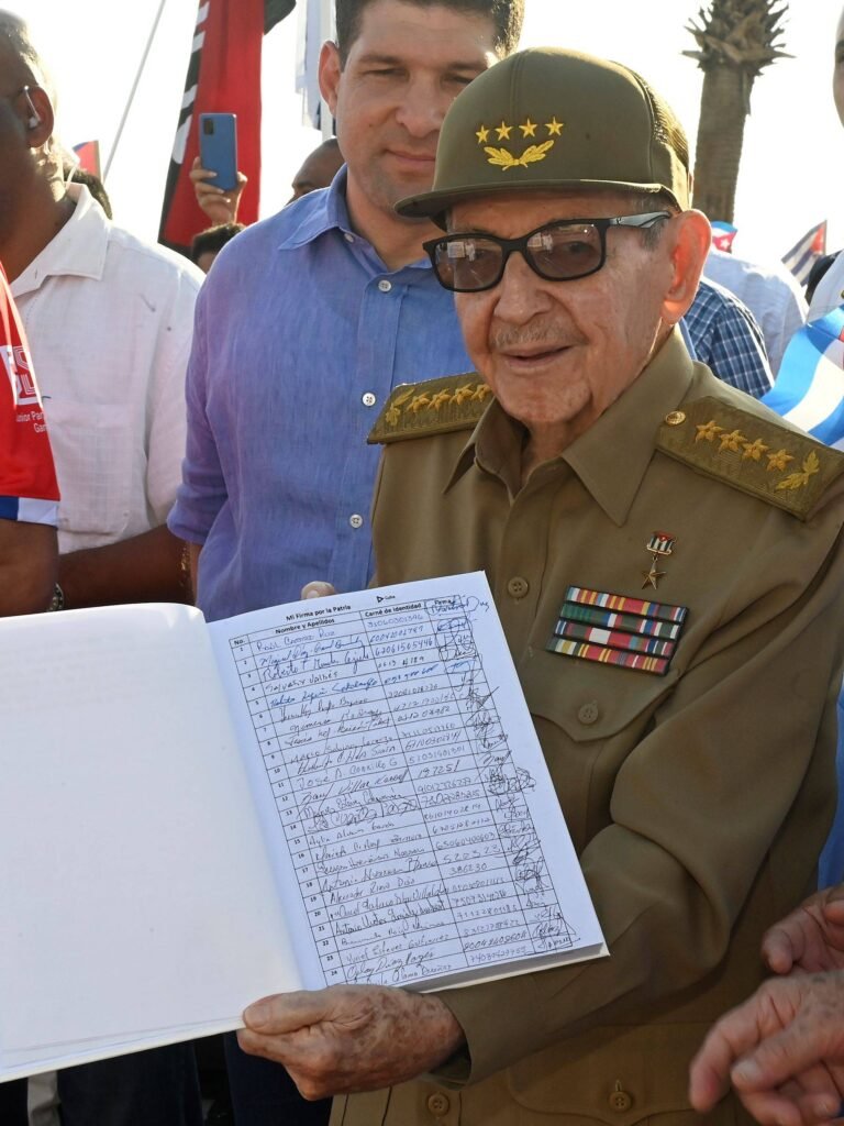 Raúl Castro durante un acto oficial en Cuba tras su imputación en Estados Unidos