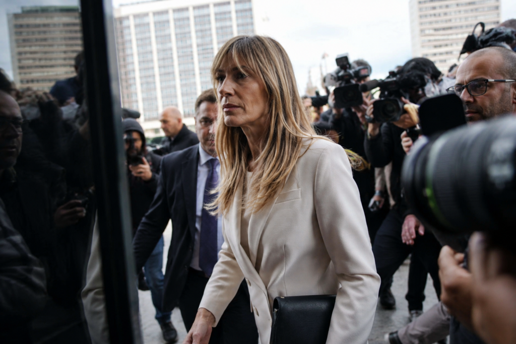 Retirada del pasaporte a Begoña Gómez en los juzgados de Plaza de Castilla