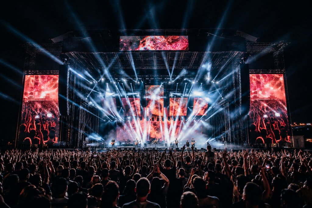 Primavera Sound 2026 en Barcelona con miles de asistentes frente al escenario principal