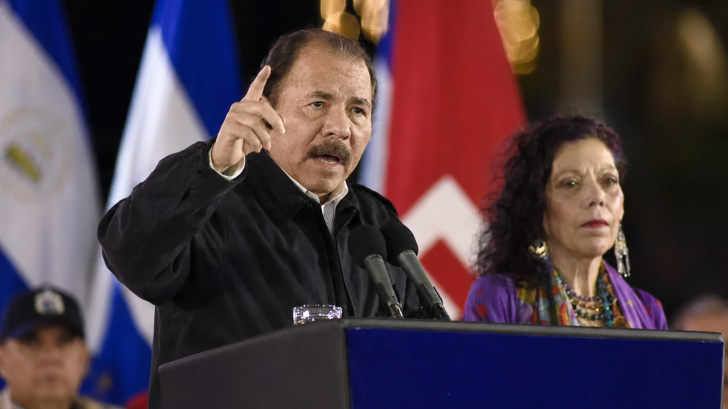 Daniel Ortega anuncia el fin de las elecciones en Nicaragua durante un acto político en Managua